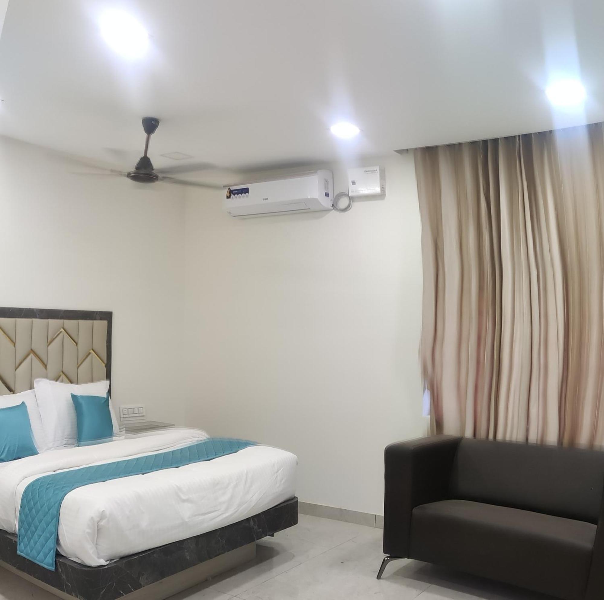 Balaji Residency Velankanni Esterno foto
